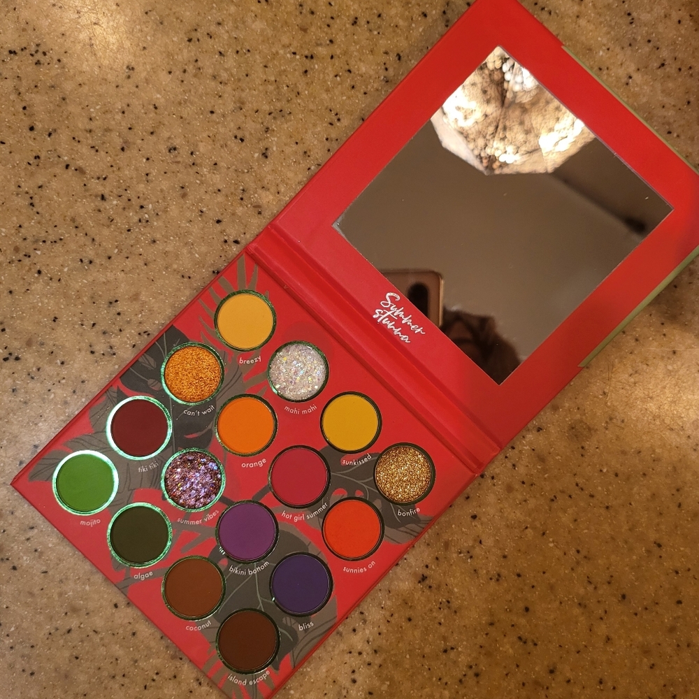 Summer Stunna Bright Eyeshadow Palette